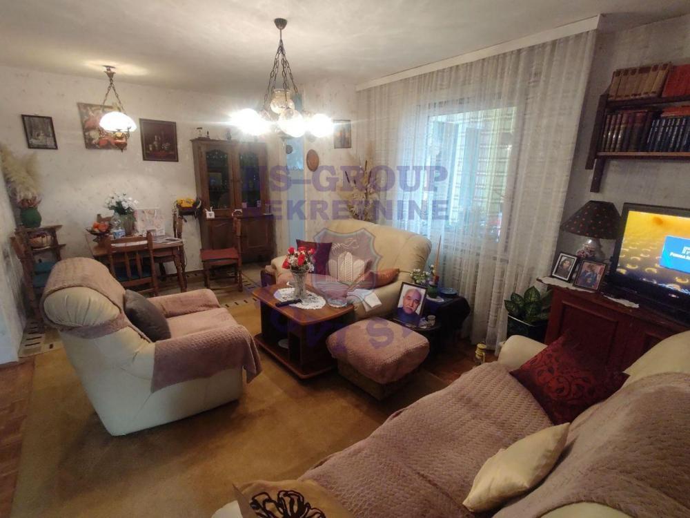 Glavna slika -Odličan troiposoban stan u Novom Naselju!