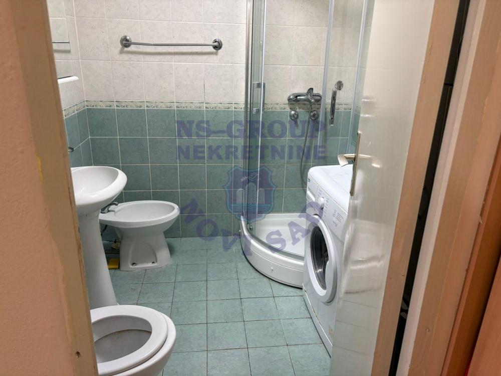 Slika 5 - Komforan trosoban stan na Limanu 4!