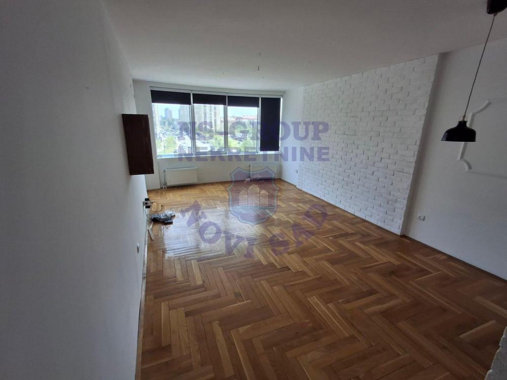 Slika 1 - Četvorosoban stan na odličnoj lokaciji!