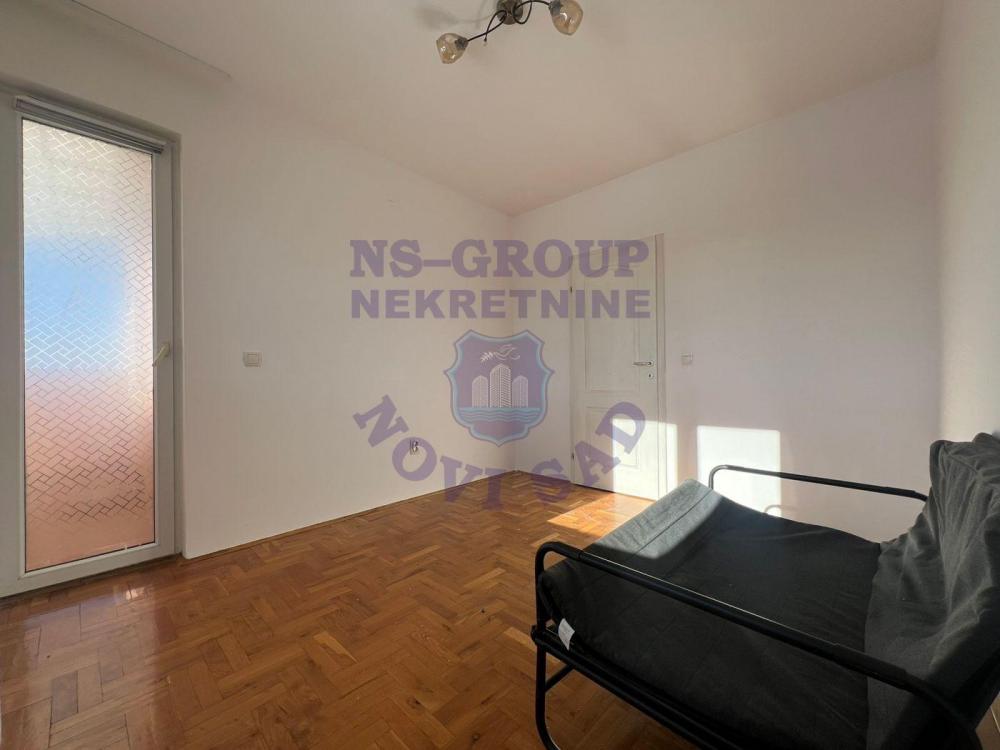 Slika 3 - Dvoiposoban, 49m2, Telep Novi Sad, sa terasom