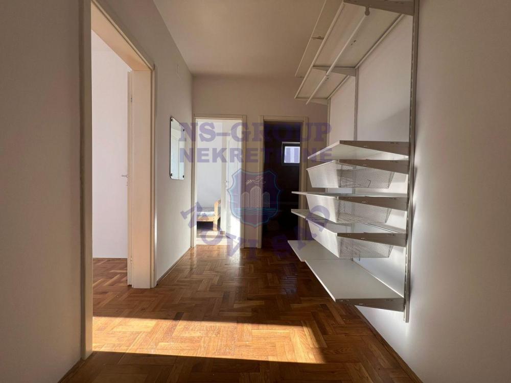 Slika 8 - Dvoiposoban, 49m2, Telep Novi Sad, sa terasom