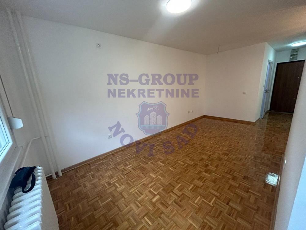 Slika 9 - Odlican dvosoban stan na Novom Naselju 