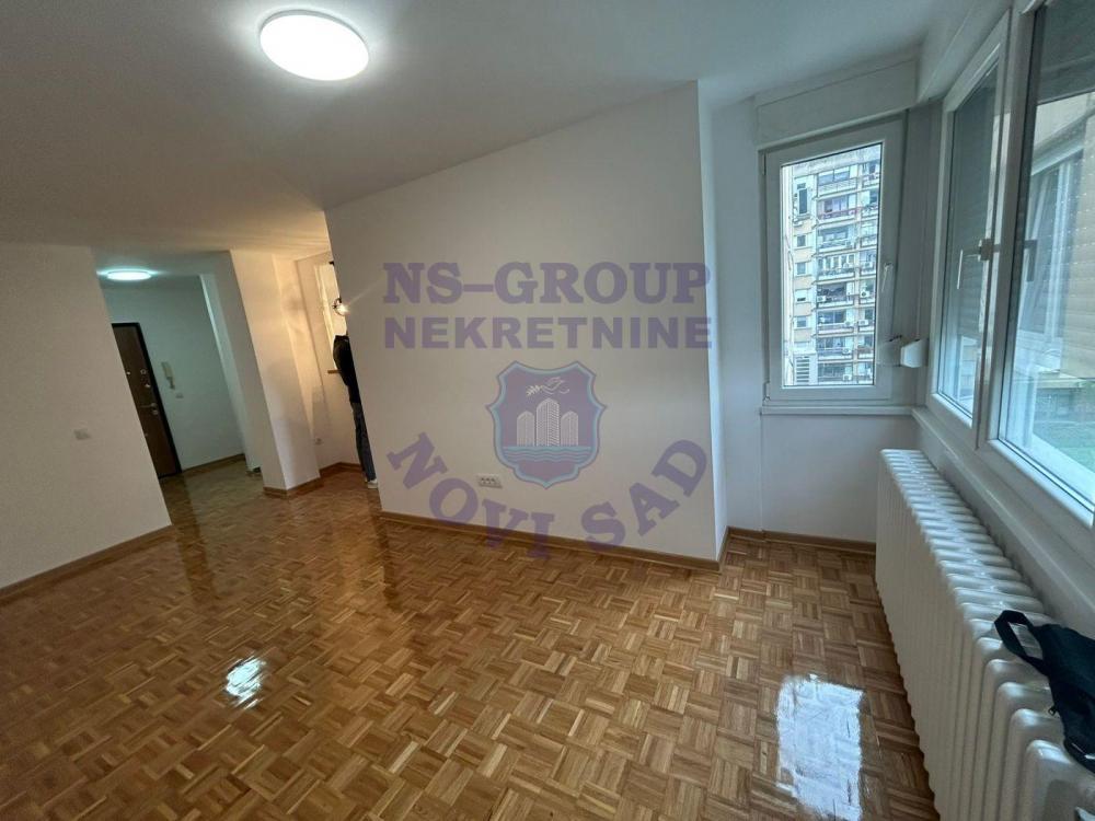 Glavna slika -Dvosoban stan na novom naselju