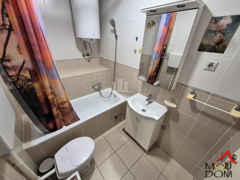 Slika 8 - Stan,NOVI SAD,GRBAVICA,kv: 75, € 216000, ID: 1032161