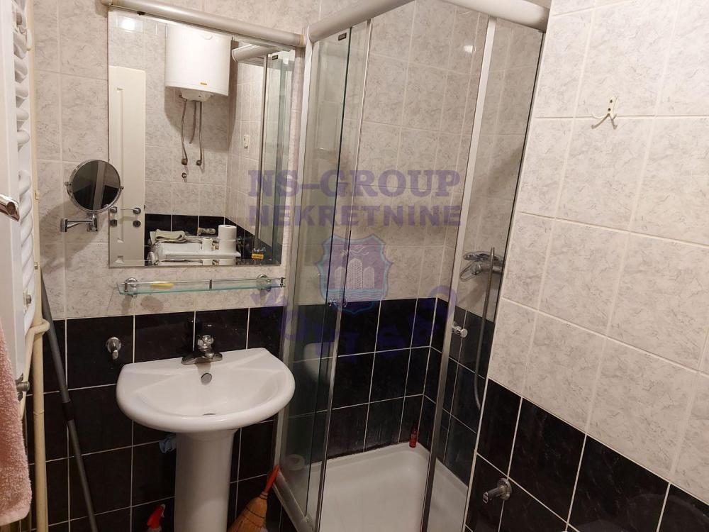 Slika 1 - Odlicna Garsonjera na Bulevaru Oslobodjenja