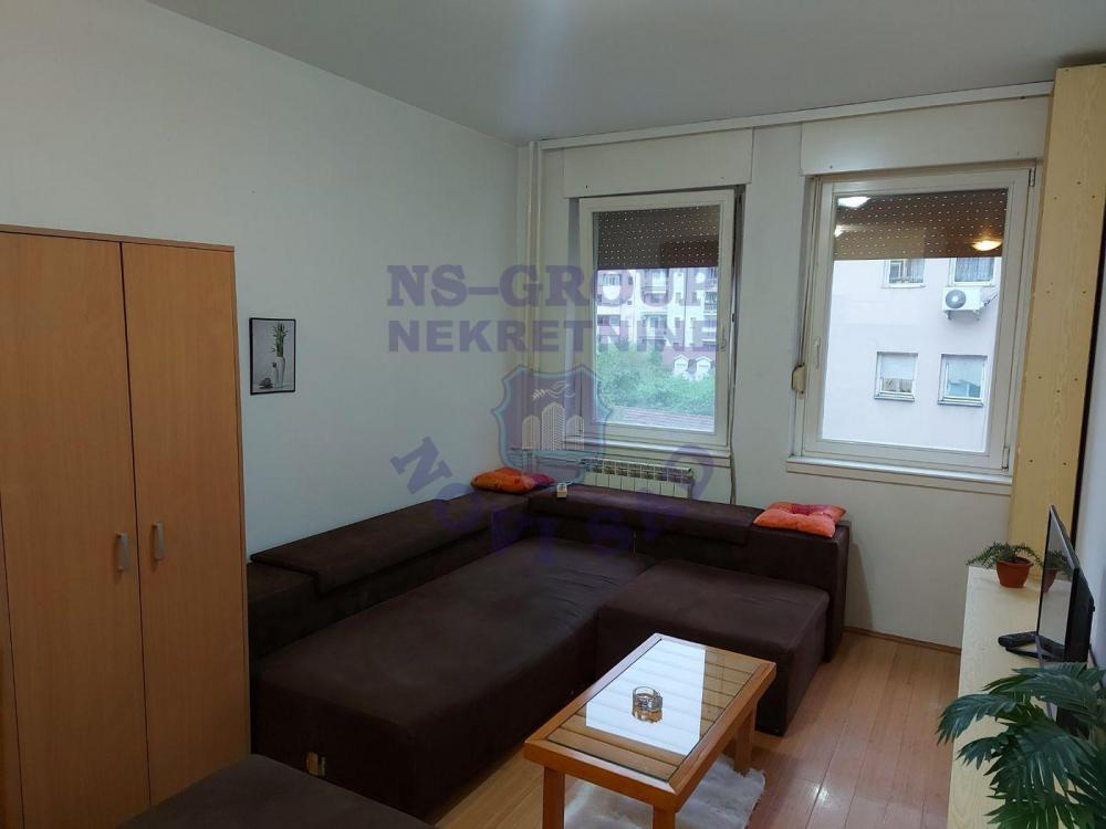 Slika 3 - Odlicna Garsonjera na Bulevaru Oslobodjenja