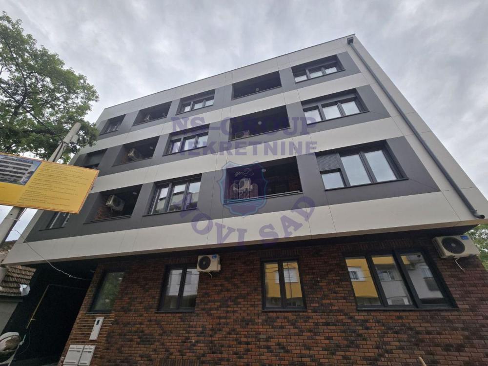 Slika 9 - Trosoban, 58m2, Grbavica Novi Sad, sa terasom, ima lift