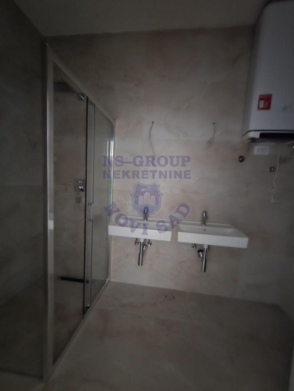 Slika 10 - Trosoban, 58m2, Grbavica Novi Sad, sa terasom, ima lift