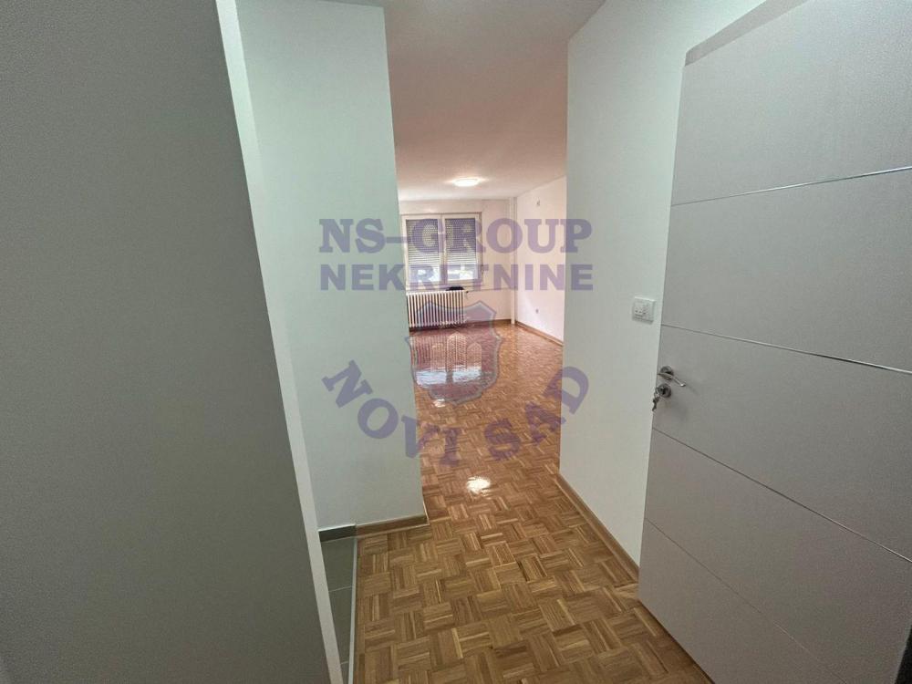 Slika 8 - Dvosoban, 39m2, Novo naselje Novi Sad, ima lift