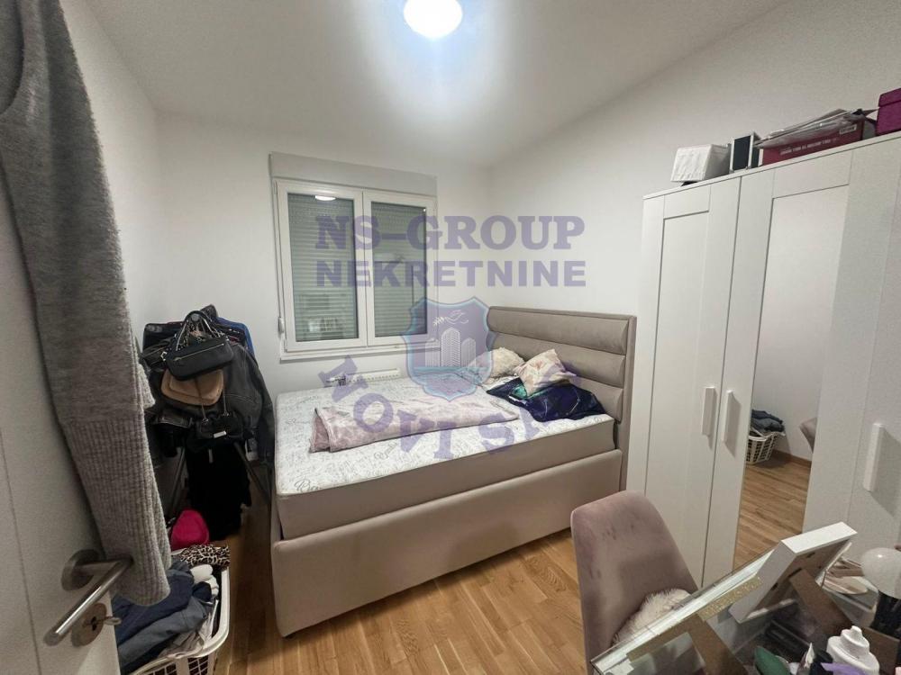 Slika 3 - Dvosoban, 43m2, Avijatičarsko naselje Novi Sad, sa terasom, ima lift