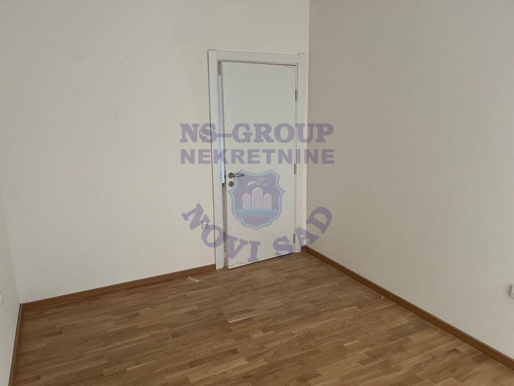 Slika 1 - Prostran i svetao četvorosoban stan