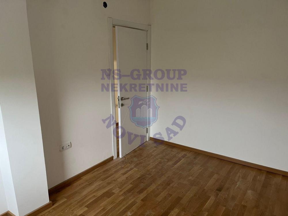 Slika 2 - Prostran i svetao četvorosoban stan