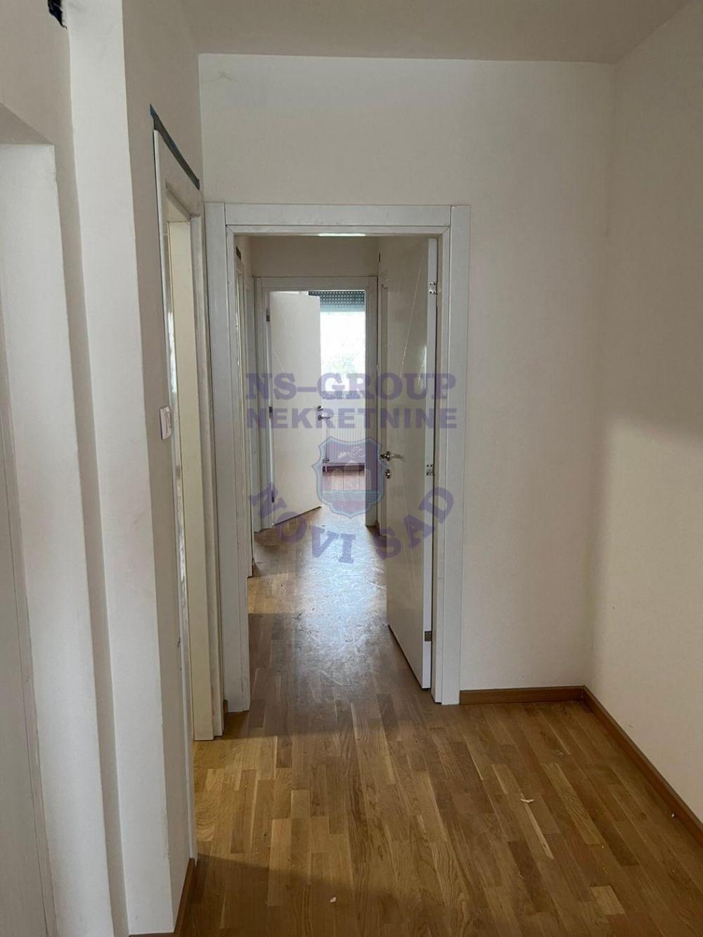 Slika 3 - Prostran i svetao četvorosoban stan