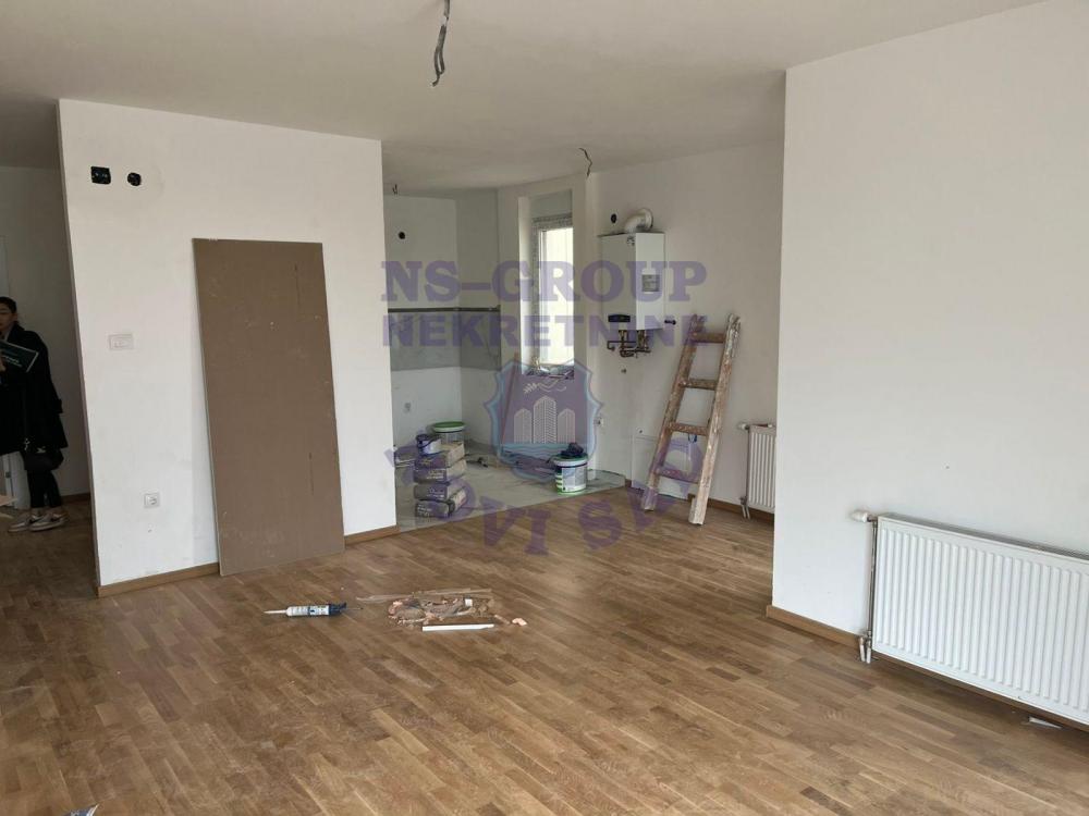 Slika 7 - Prostran i svetao četvorosoban stan