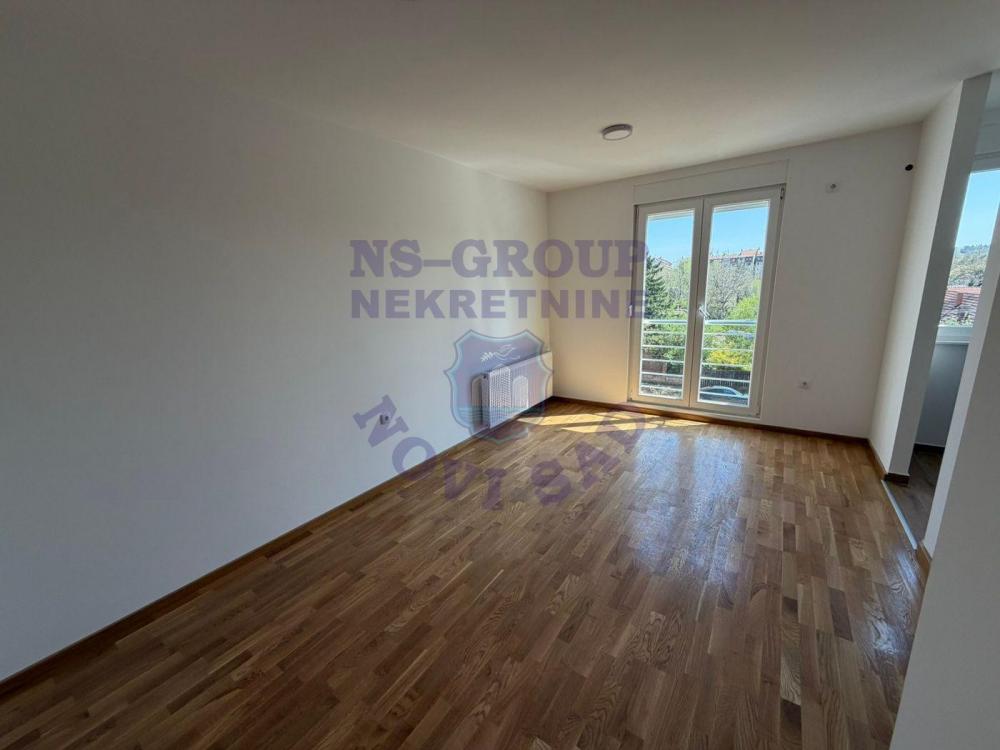 Slika 2 - Dvosoban, 37m2, Petrovaradin Novi Sad, ima lift