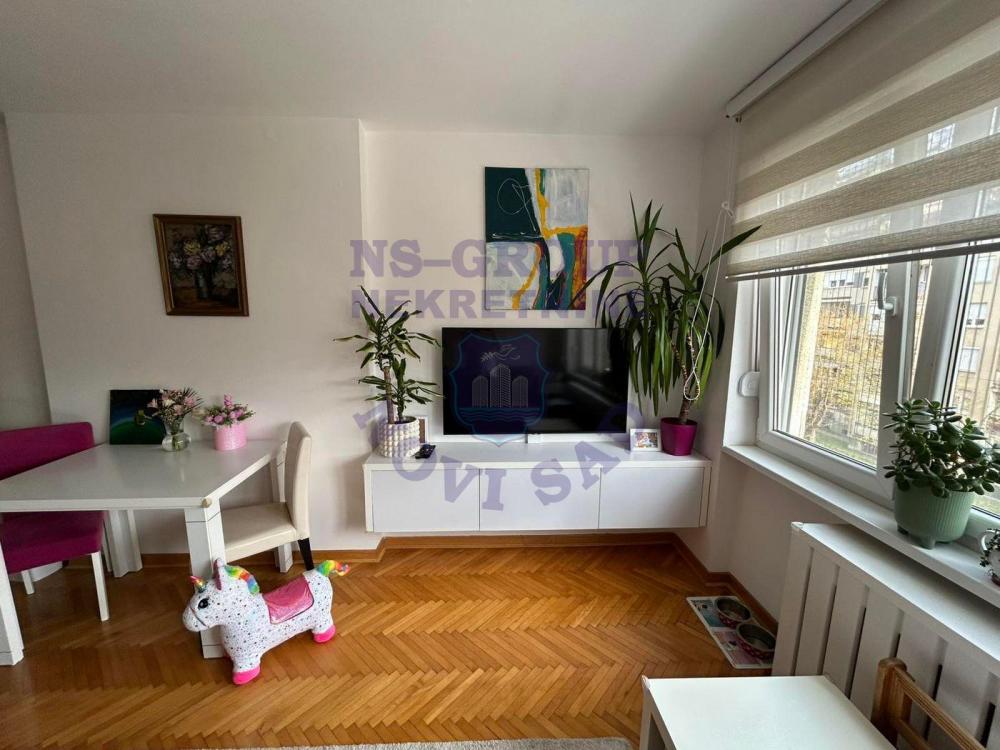 Slika 2 - Trosoban, 55m2, Grbavica Novi Sad