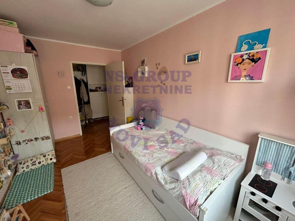 Slika 6 - Trosoban, 55m2, Grbavica Novi Sad