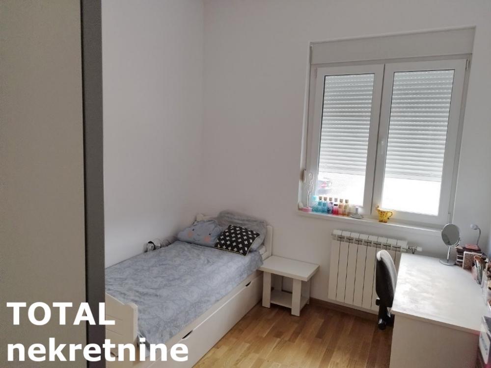 Slika 8 - Stan,PETROVARADIN,PETROVARADIN,kv: 71.00, € 163200, ID: 1102562