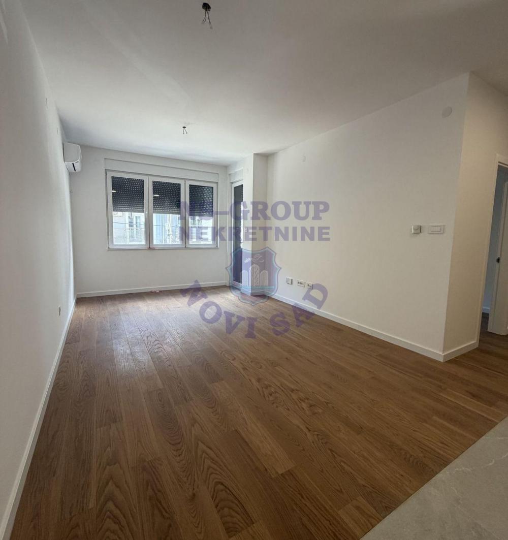 Glavna slika -Trosoban, 58m2, Grbavica Novi Sad, sa terasom, ima lift