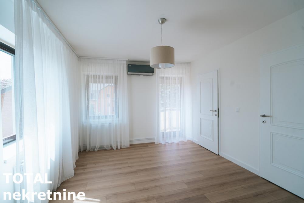 Slika 2 - Stan,PETROVARADIN,BLOK VILA,kv: 74.00, € 145000, ID: 1102554