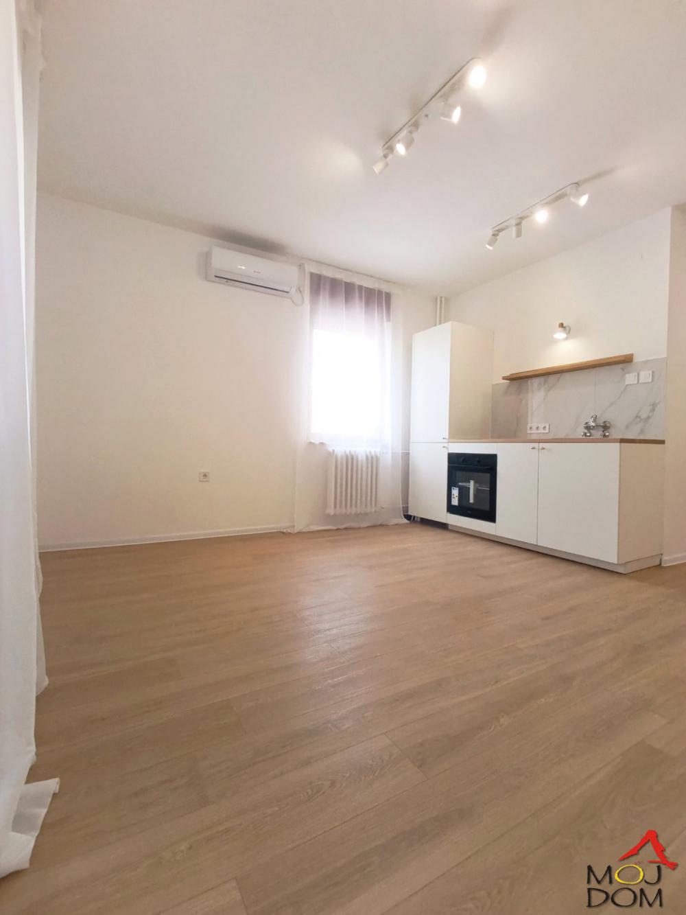 Slika 1 - Stan,NOVI SAD,SAJAM,kv: 30, € 105000, ID: 1032140