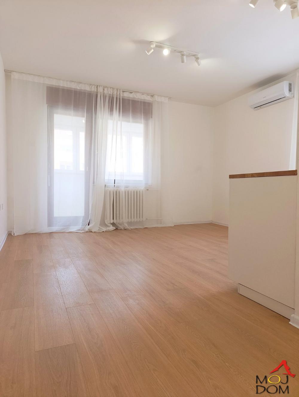 Slika 2 - Stan,NOVI SAD,SAJAM,kv: 30, € 105000, ID: 1032140