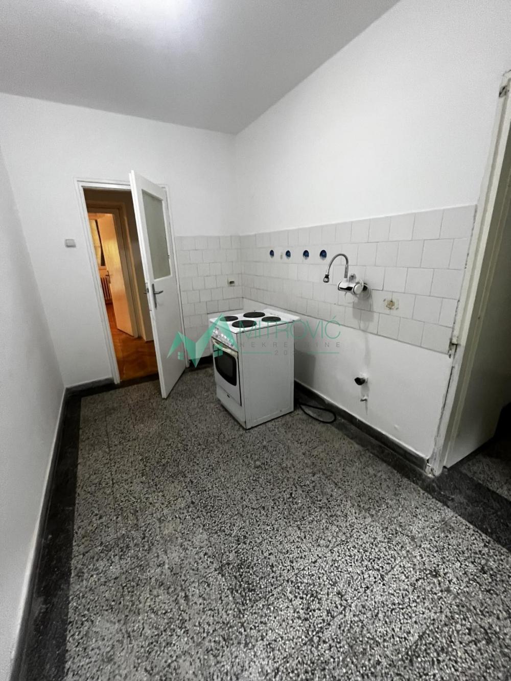 Slika 6 - Novi Sad, Rotkvarija - dvosoban stan 