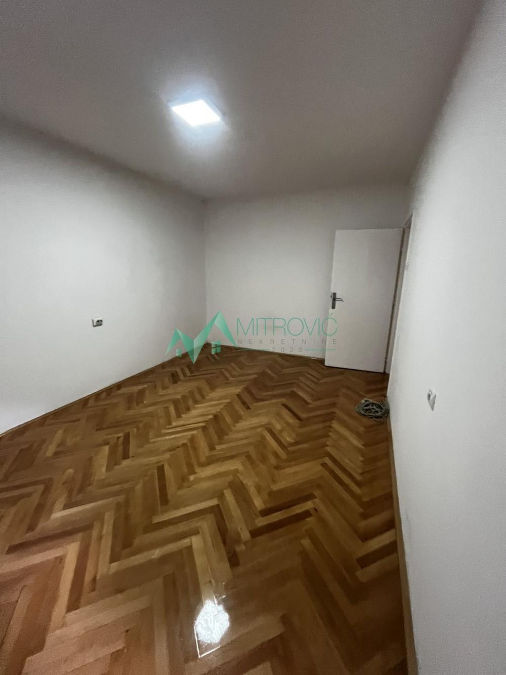 Slika 5 - Novi Sad, Rotkvarija - dvosoban stan 