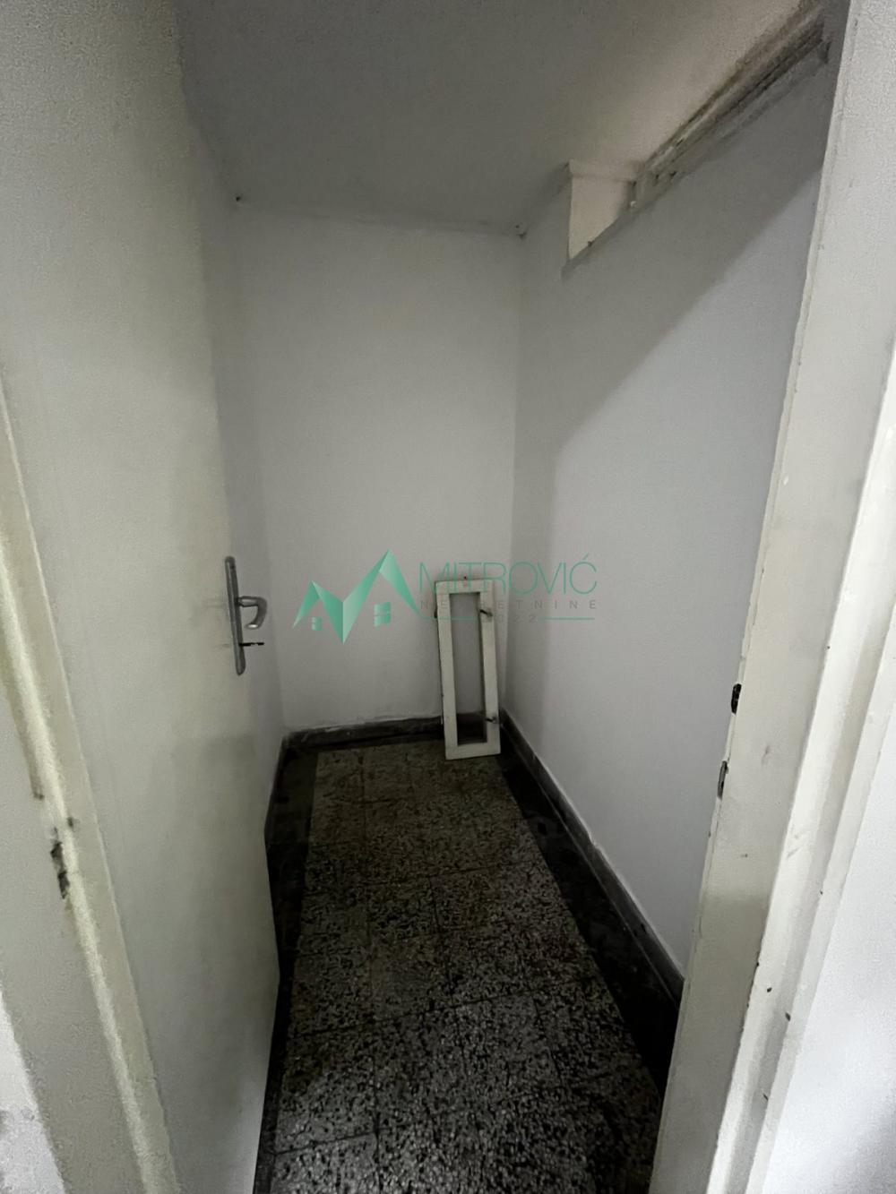 Slika 8 - Novi Sad, Rotkvarija - dvosoban stan 