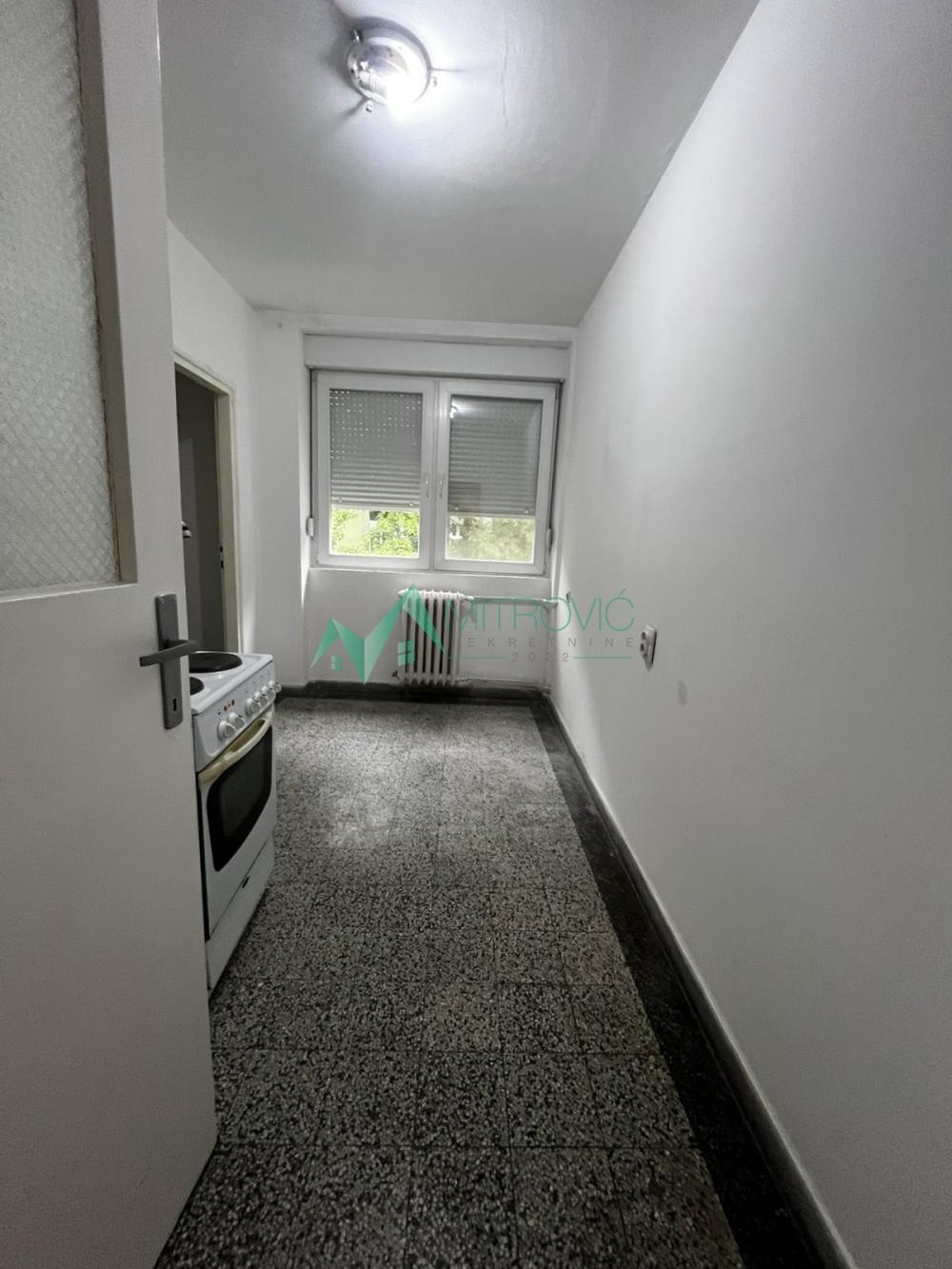 Slika 7 - Novi Sad, Rotkvarija - dvosoban stan 