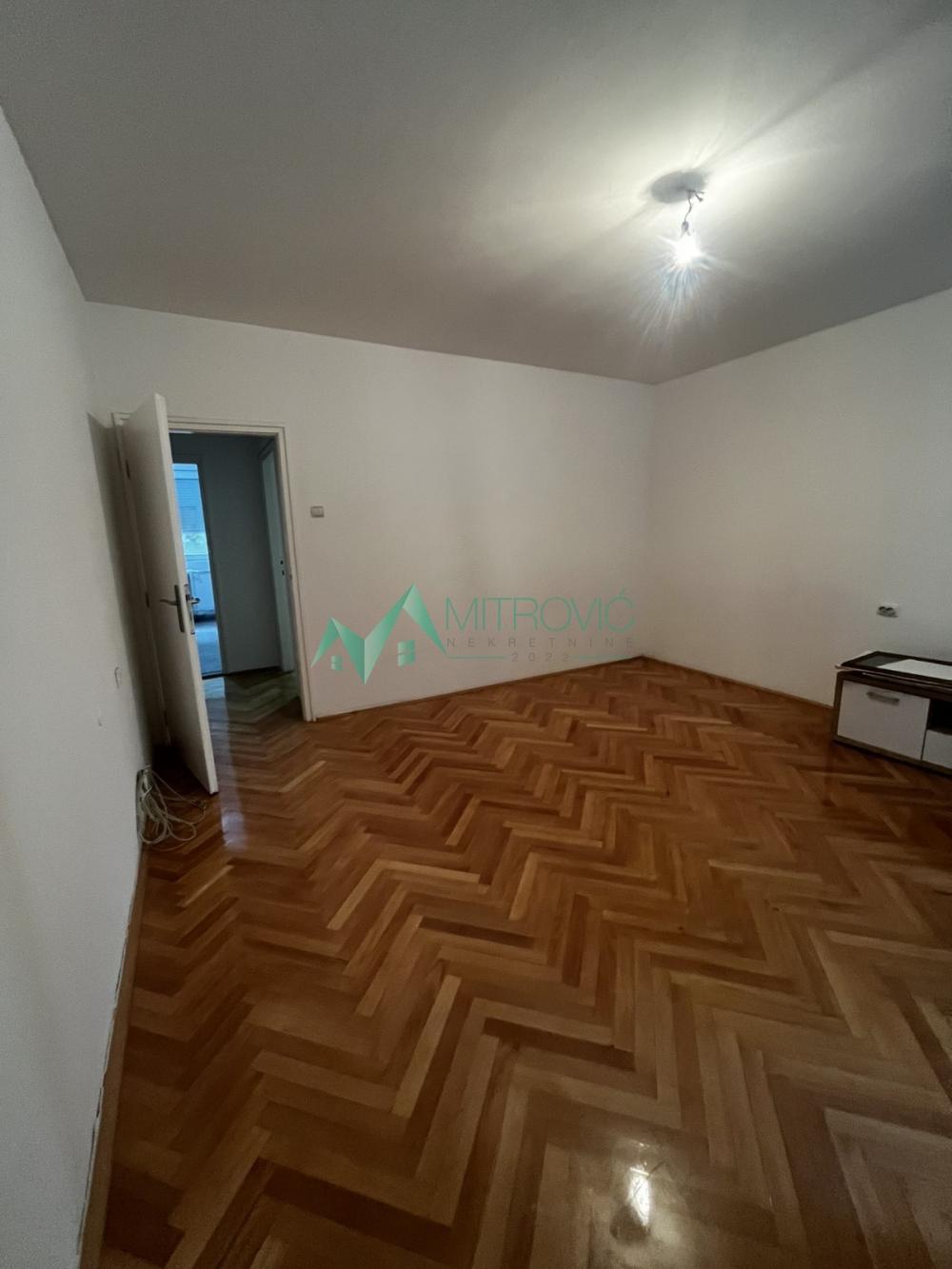 Slika 1 - Novi Sad, Rotkvarija - dvosoban stan 