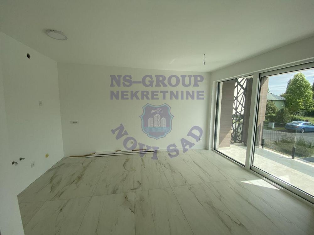 Slika 1 - Četvorosoban, 130m2, Somborska rampa Novi Sad, ima lift