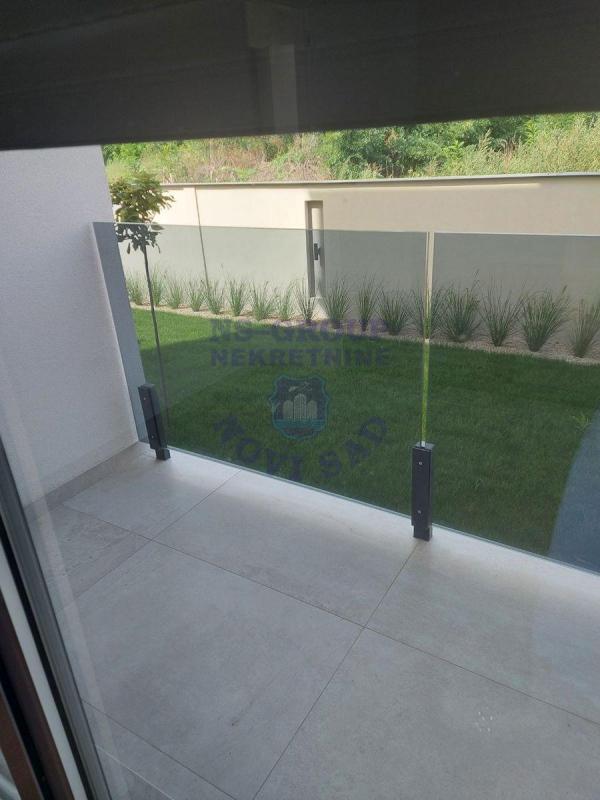 Slika 7 - Četvorosoban, 130m2, Somborska rampa Novi Sad, ima lift