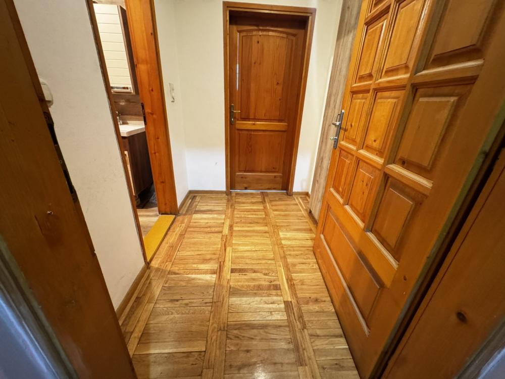 Slika 5 - GARSONJERA - NOVOSADSKOG SAJMA