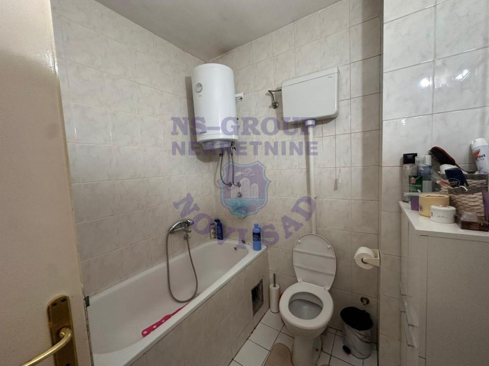 Slika 6 - Troiposoban, 80m2, Bulevar oslobođenja Novi Sad, sa terasom, ima lift