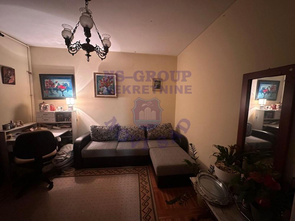 Glavna slika -Troiposoban, 80m2, Bulevar oslobođenja Novi Sad, sa terasom, ima lift