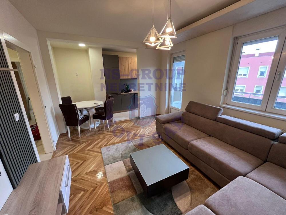 Glavna slika -Odlican trosoban stan na Grbavici 