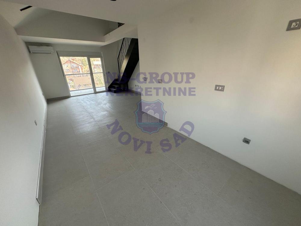 Slika 1 - Fantastican trosoban stan u Sremskoj Kamenici!