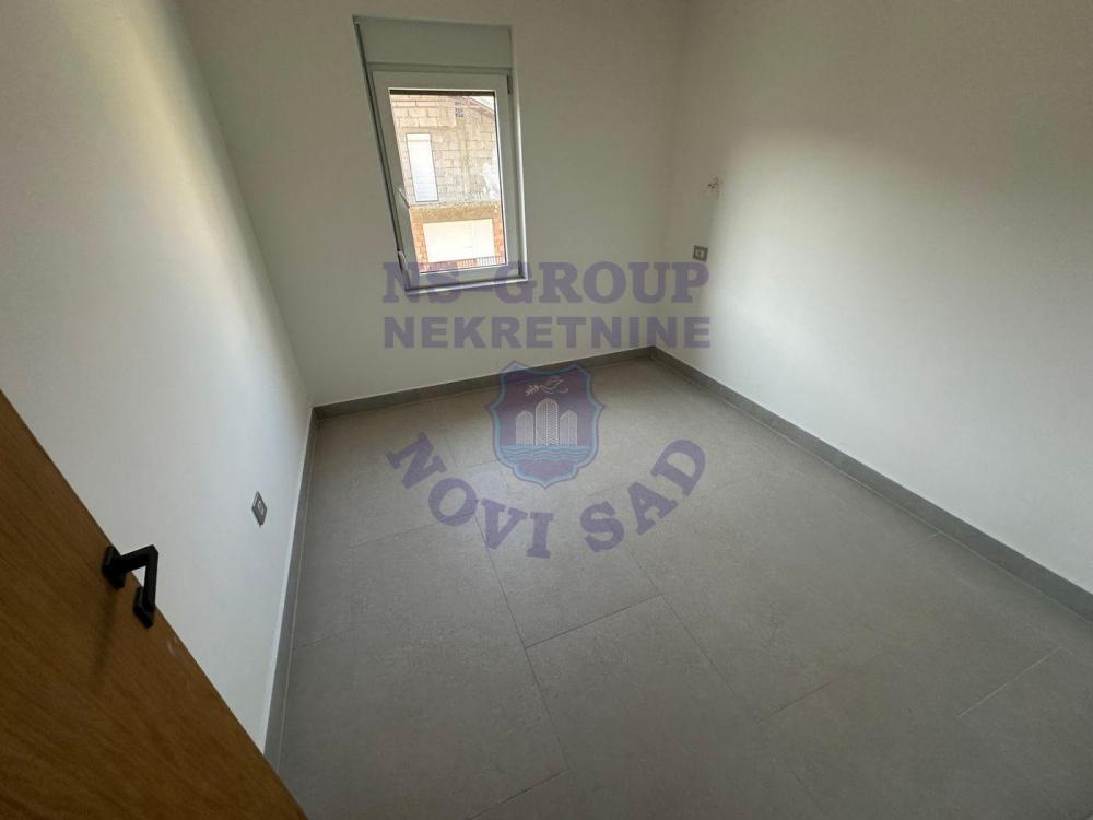 Slika 2 - Fantastican trosoban stan u Sremskoj Kamenici!