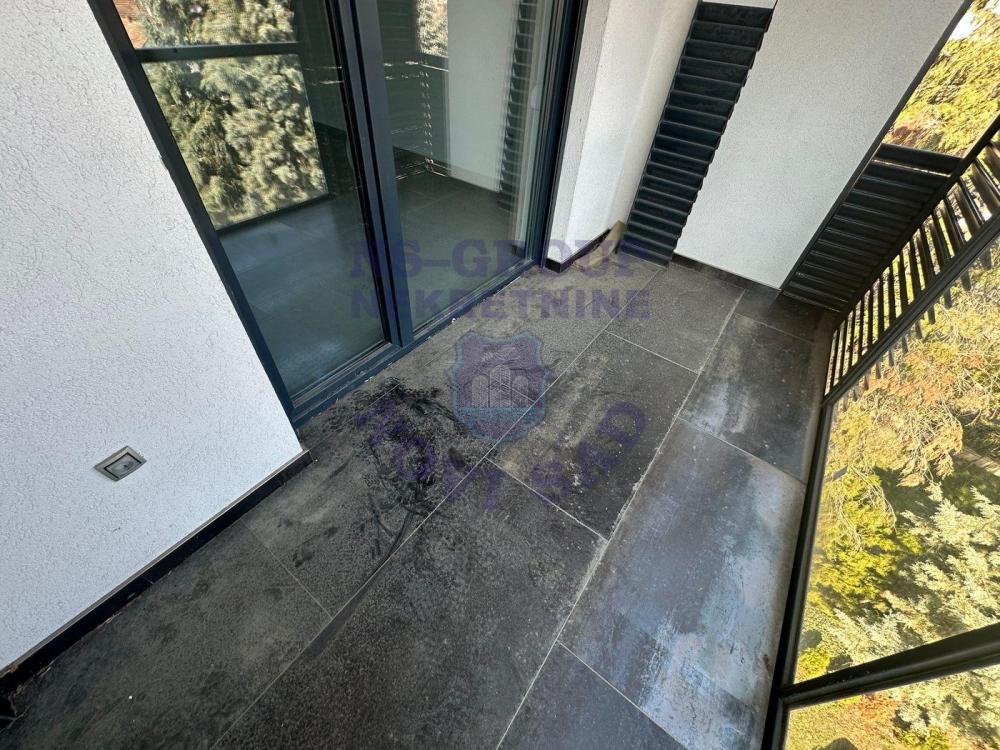 Slika 7 - Fantastican trosoban stan u Sremskoj Kamenici!