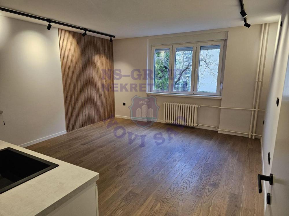 Glavna slika -568931-Trosoban-53m2-Železnička stanica