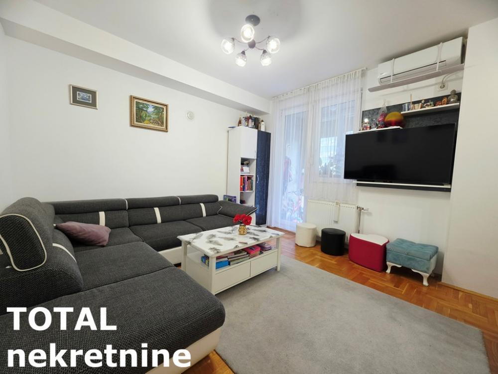 Glavna slika -Stan,NOVI SAD,BULEVAR EVROPE,kv: 52.00, € 135000, ID: 1102566