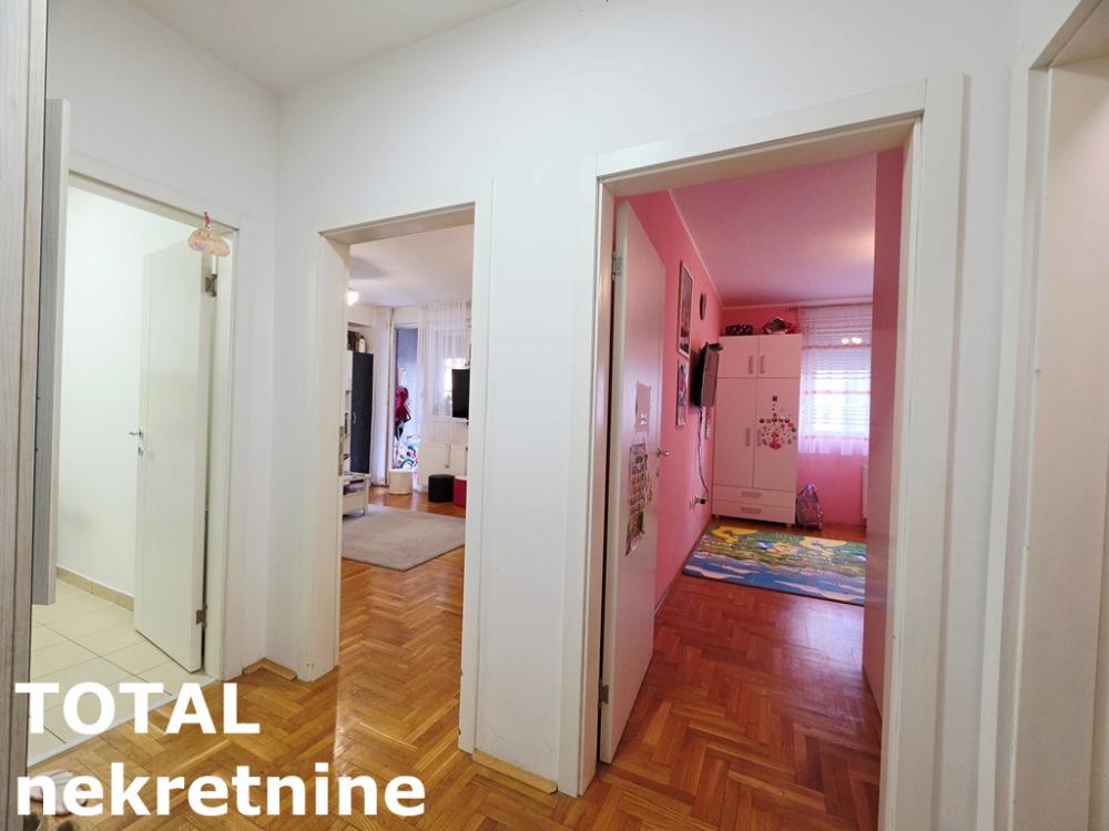 Slika 9 - Stan,NOVI SAD,BULEVAR EVROPE,kv: 52.00, € 135000, ID: 1102566