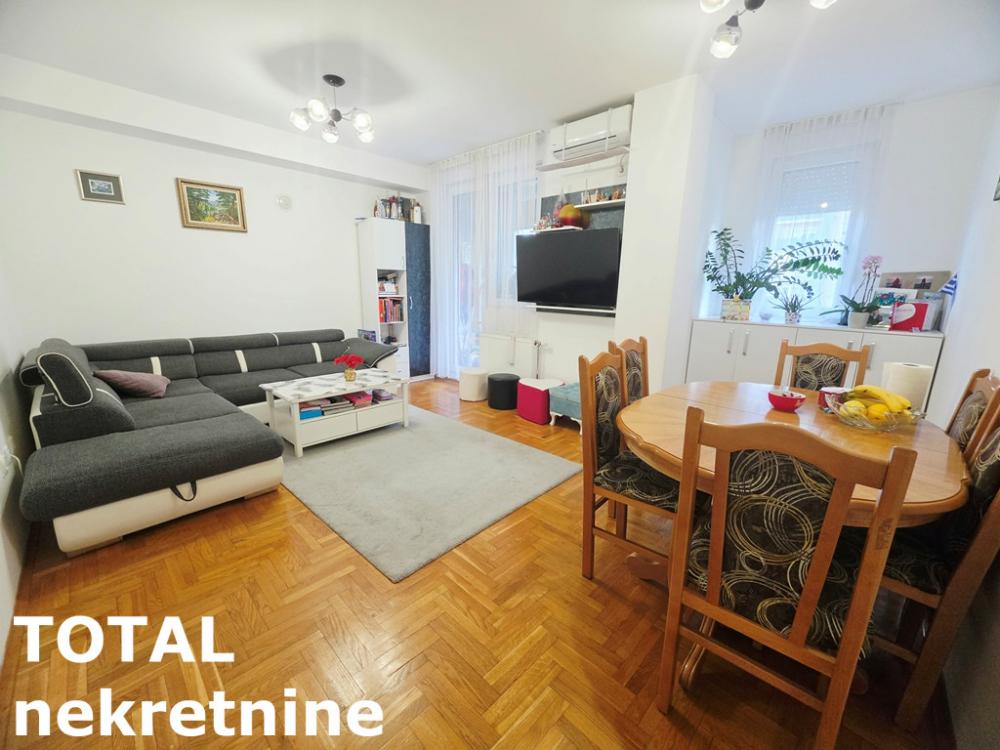 Slika 4 - Stan,NOVI SAD,BULEVAR EVROPE,kv: 52.00, € 135000, ID: 1102566