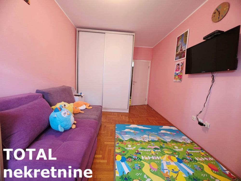 Slika 8 - Stan,NOVI SAD,BULEVAR EVROPE,kv: 52.00, € 135000, ID: 1102566