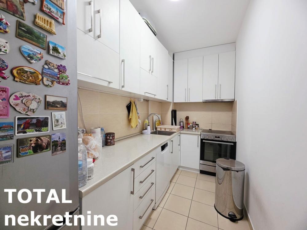 Slika 11 - Stan,NOVI SAD,BULEVAR EVROPE,kv: 52.00, € 135000, ID: 1102566