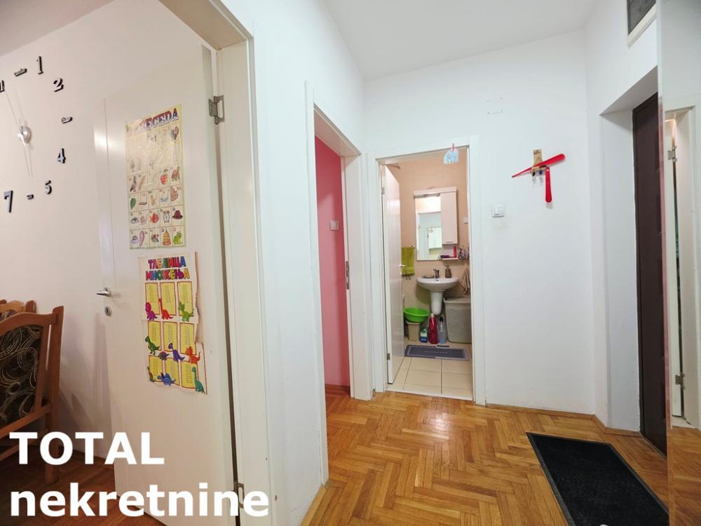 Slika 10 - Stan,NOVI SAD,BULEVAR EVROPE,kv: 52.00, € 135000, ID: 1102566
