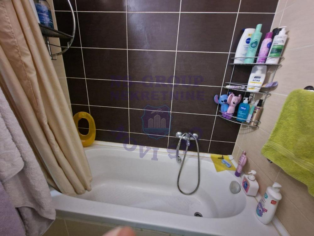Slika 2 - Prodaja stana, 52m2, Bulevar Evrope Novi Sad, sa terasom, ima lift