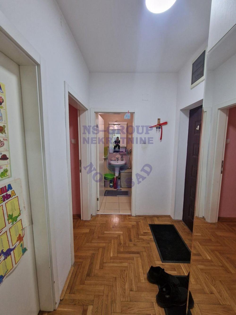 Slika 3 - Prodaja stana, 52m2, Bulevar Evrope Novi Sad, sa terasom, ima lift
