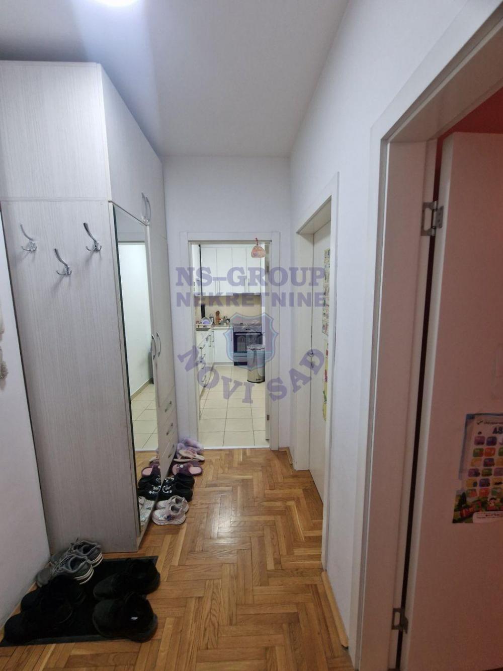 Slika 4 - Prodaja stana, 52m2, Bulevar Evrope Novi Sad, sa terasom, ima lift